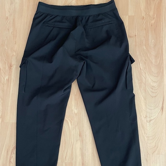 ATHLETA Endless High Rise Cargo Pant - Sz 16 Black - Picture 2 of 5